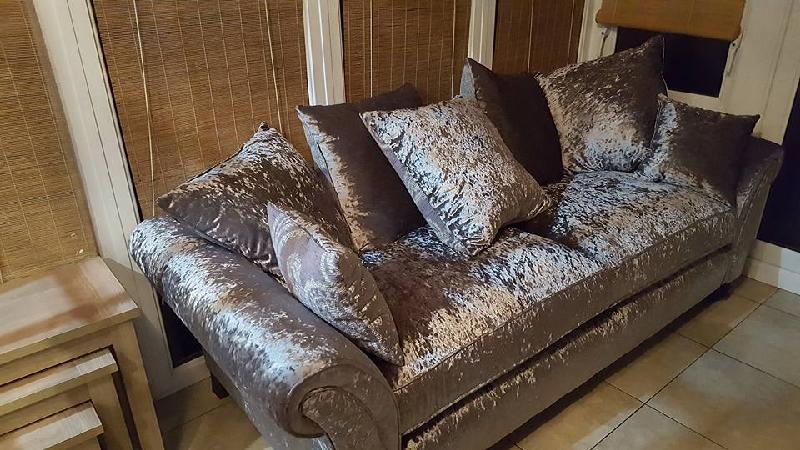 Excellent no fuss service. Arrived when it was supposed to. Delivery men we...