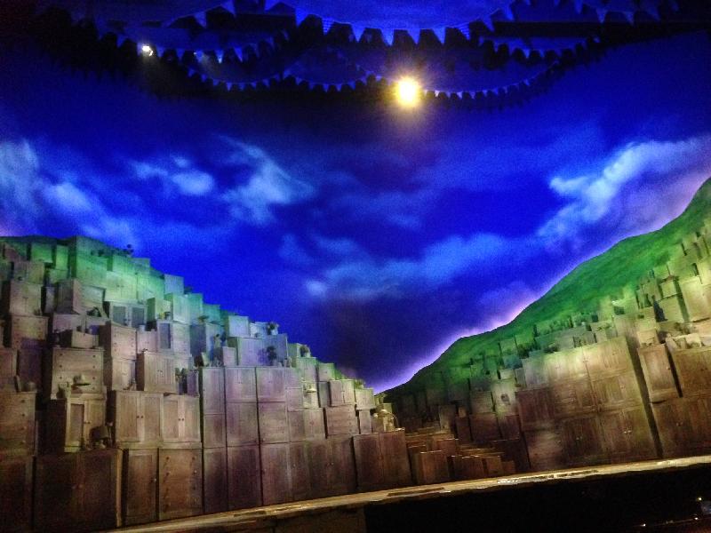 Great cast and thoroughly enjoyed the show.