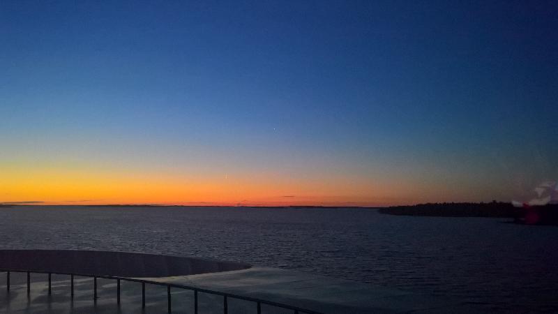 Pelasti pulasta keskellä yötä.