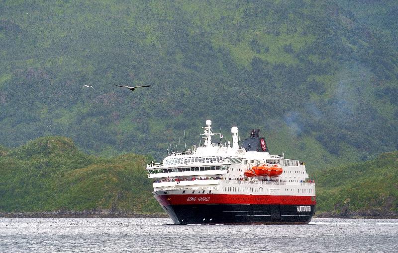 I would definitely book a Hurtigruten trip again.