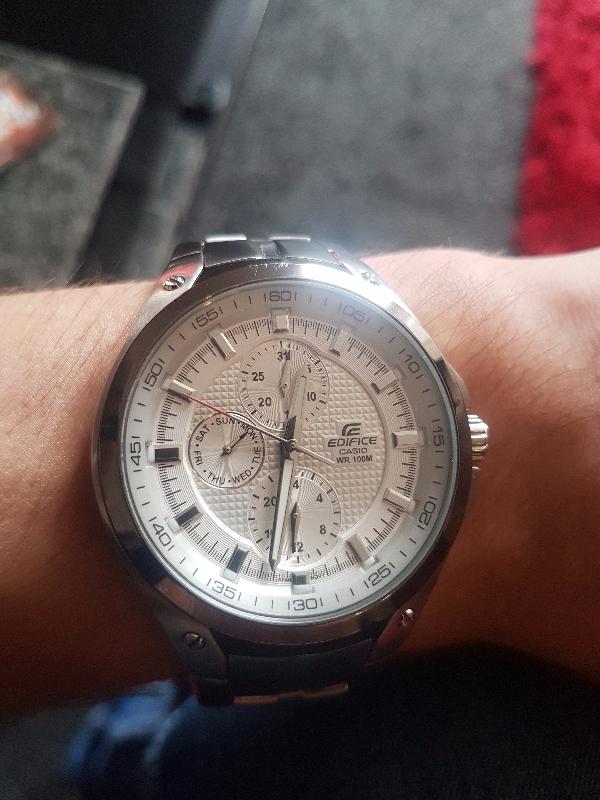 Absolutely beautiful watch! Thank you watch hut.