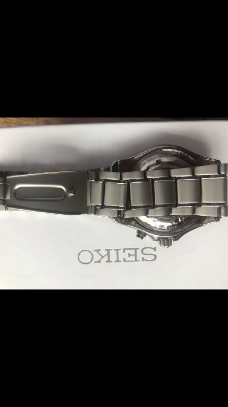 Watch sent with no spare links and had been used previously