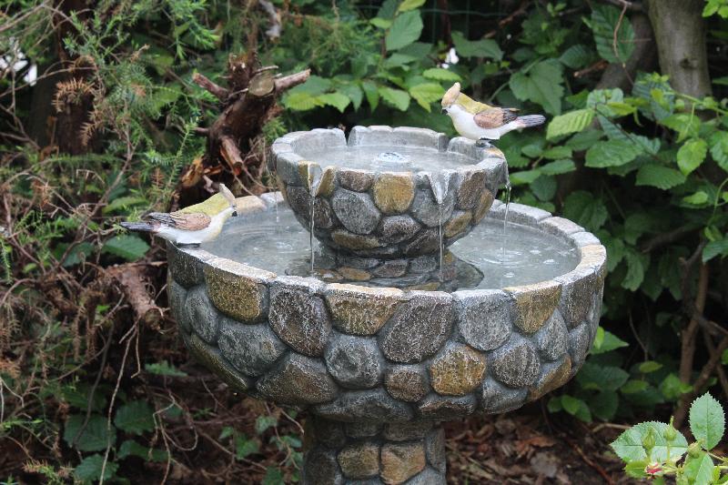 Fontaine d'Extérieur / Bain Oiseau Coupelle Effet Pierre