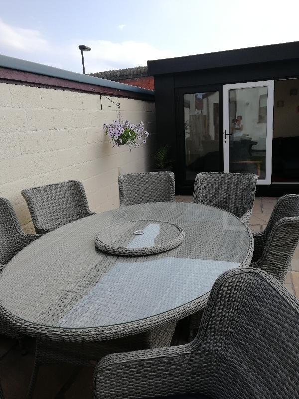 Fantastic quality garden table and chairs