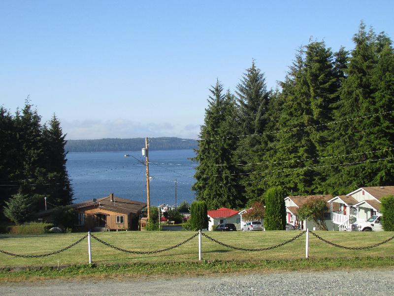 2 br Cabin was comfortable and had a nice view. A bit far from the water