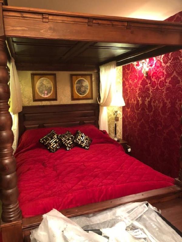 Our own 4 poster bed in our own bedroom!