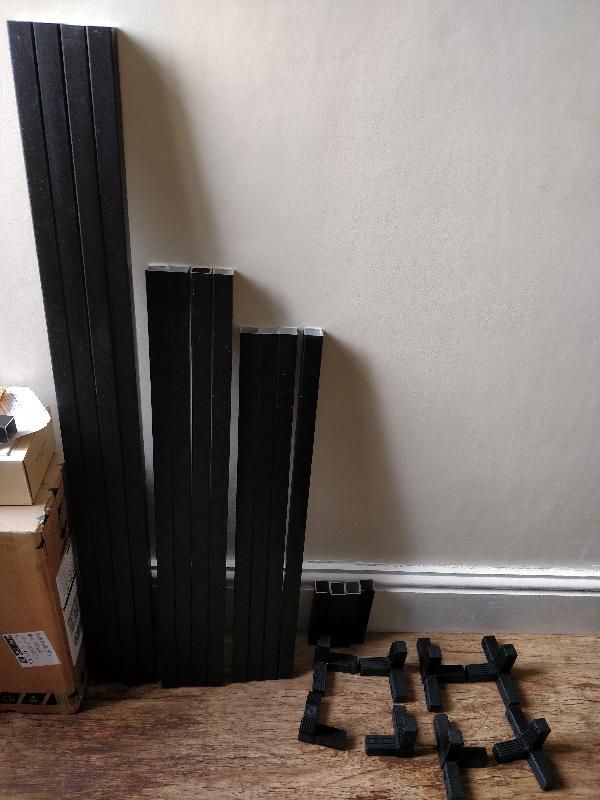 Black square section easyfix aluminium