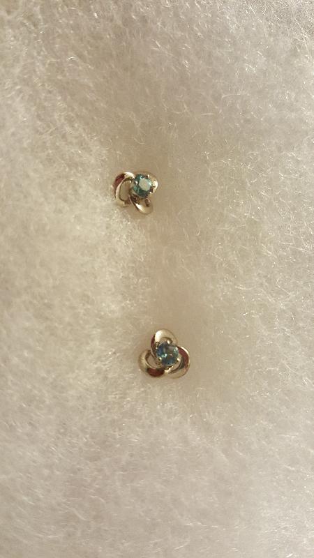 Beautiful, tiny & dainty perfect for an 8 year girl