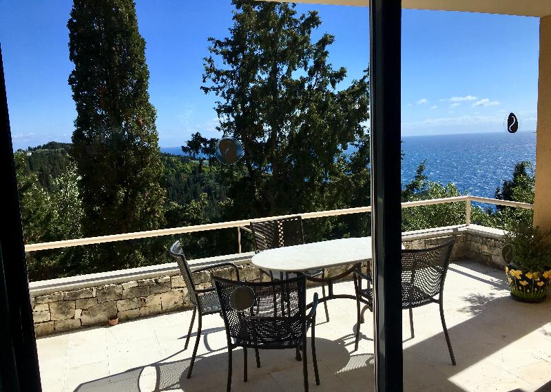 Expert knowledge, excellent service, a beautiful villa & a stunning island!