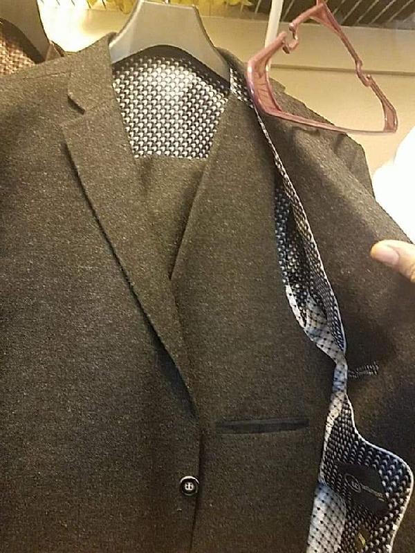 2 twill suits fit PERFECTLY. Did not need to bring it to a tailor.