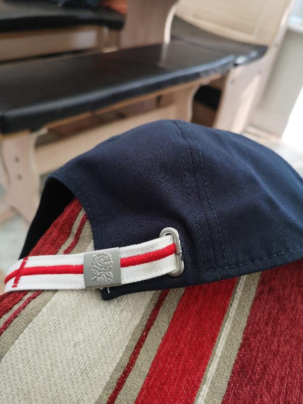 Overall a good quality product apart from the grommet isn't nipped to cloth