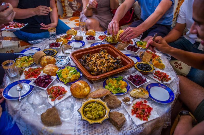 Morocco Dishes cuddle