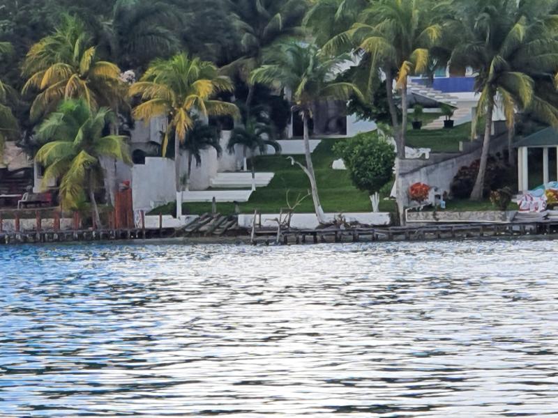 Professional efficient apolit and with excellent knowledge of the travel in