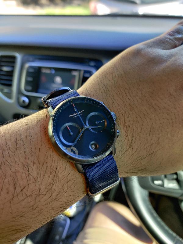 Great service, fast delivery and an almost perfect watch