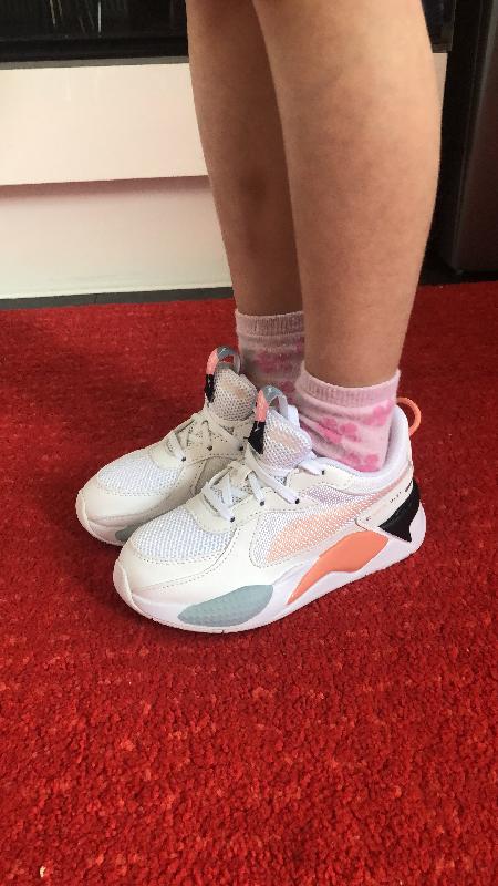 Lovely sneakers! Very confy and lightweight! My daughter loves them!
