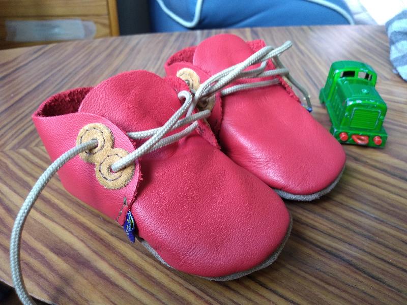 Beautiful shoes, and finish.I choose laces. Elasticated would be easier
