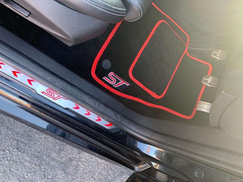 Ford Focus Mk3 ST (2012-2018) Tailored Logo Car Mats + ST Logos