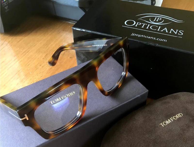 Very quick and easy online purchase of genuine Tom Ford frames.