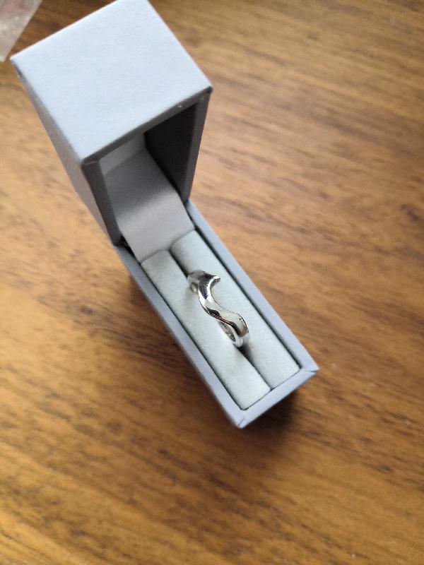 Beautiful bespoke wedding ring service