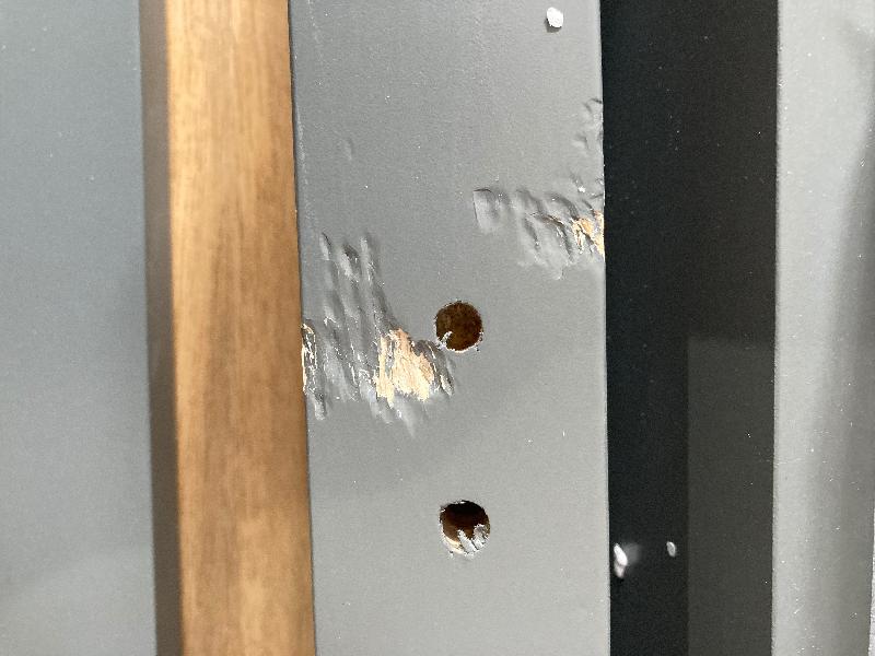 Terrible service. Item damaged.