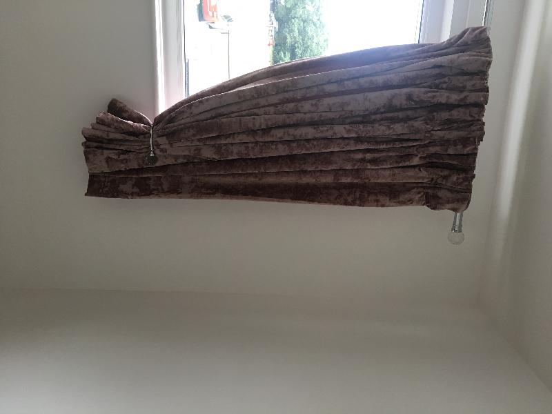Curtain pole