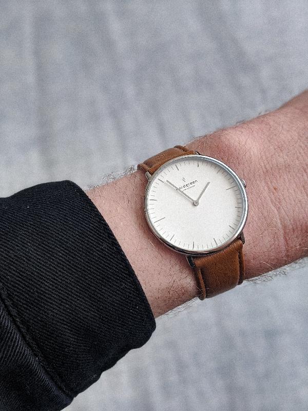 Gorgeous watch, speedy delivery