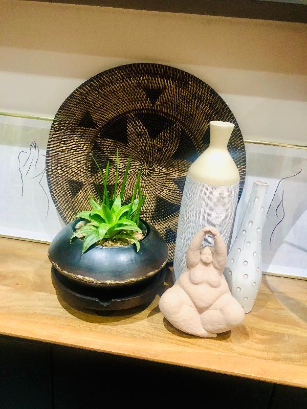 Vera and tribal tray