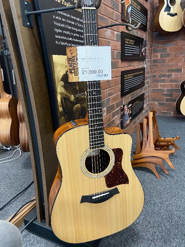 Outstanding customer service by Connor at Peach Guitars
