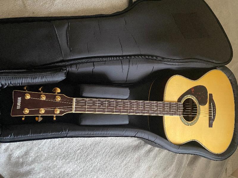 Great service. Amazing guitar!