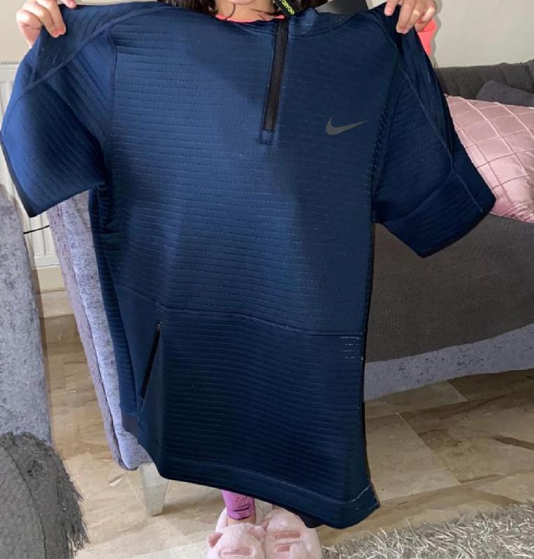 The item is not the same in the photo different color. Already sent an emai