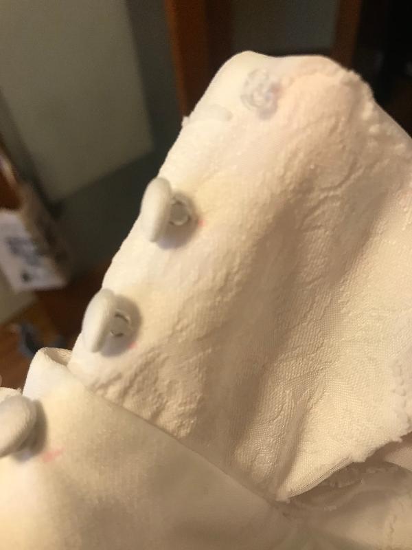 I ordered a jumpsuit with missing buttons and stains :(