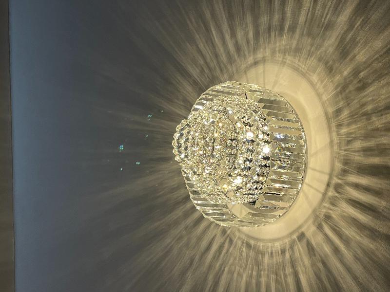 No reply to email regarding a damaged light