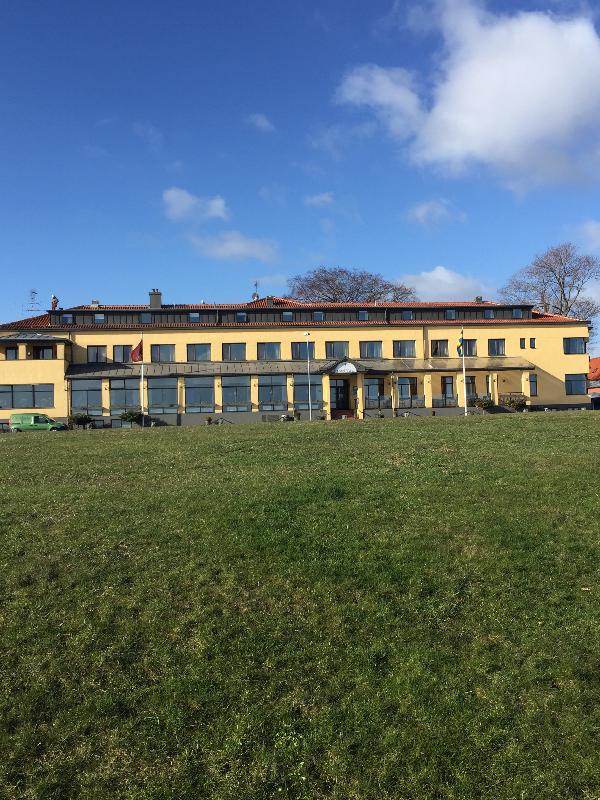 Bra läge trevlig personal,god mat.Rummen på 12 m2 är inte stora.