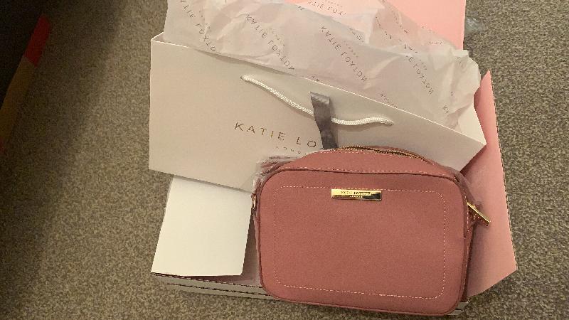 Beautifully packaged, beautiful item as always, love buying a gift for me!