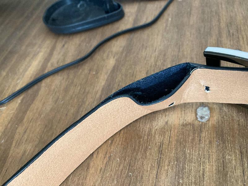 wrong sizes and poor quality belt