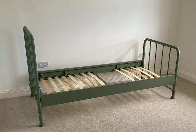 Love the bed, didn't come with all the parts and took 5 weeks to resolve