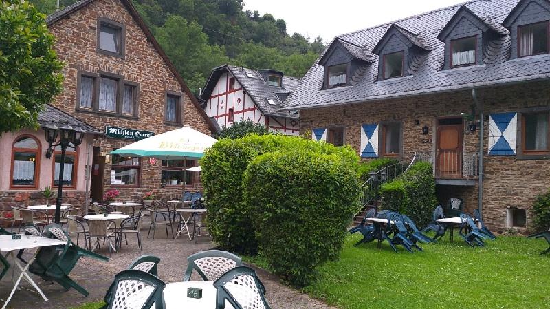 Guter Service, gutes Frühstück und Abendessen  und gute Lage