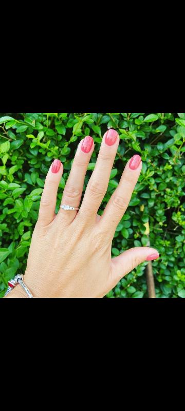 Stunning ring for my fiance who was delighted with her beautiful ring.
