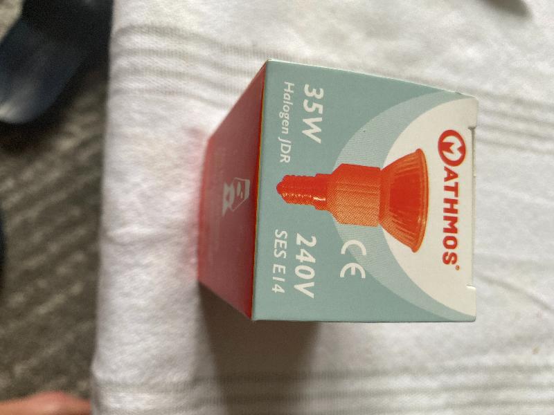 Deze lamp is stuk. Na het indraaien flikkerde de lamp. Daarna was het afgel