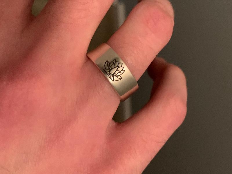 I ordered this ring after my mother passed, so happy with it