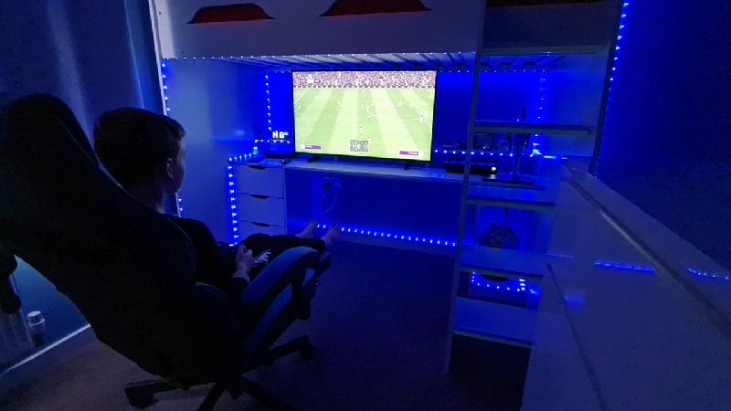 Amazing gaming bed. Space saver, sturdy build. Strongly recommended