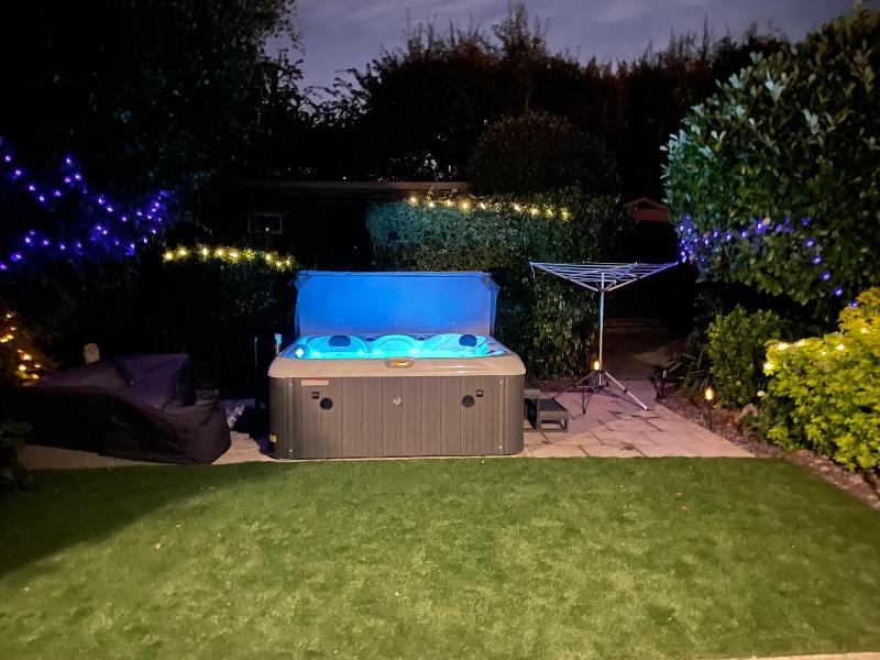 Great Company, fantastic hot tub!