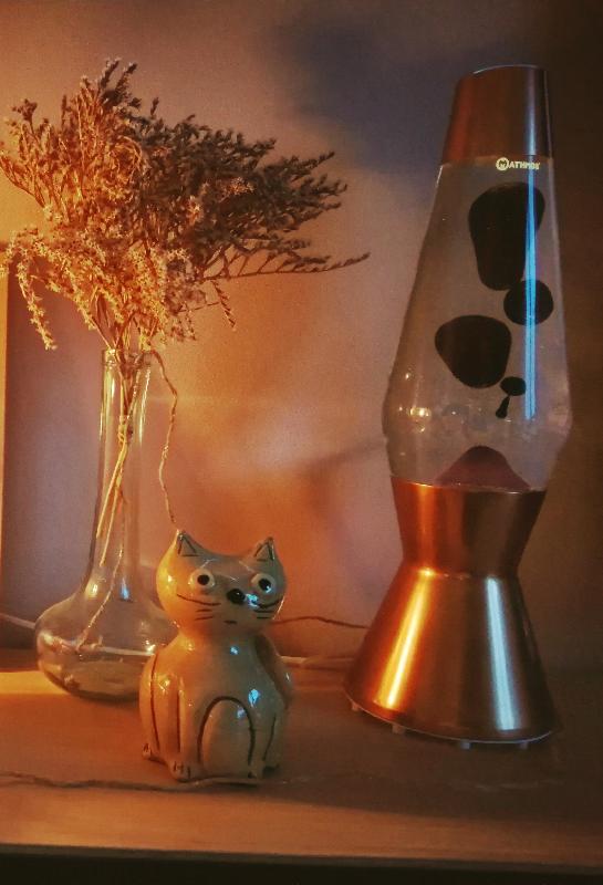 Superbe lampe à lave cuivrée