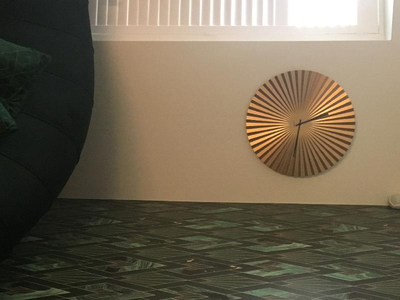 Beautiful clock for a great price