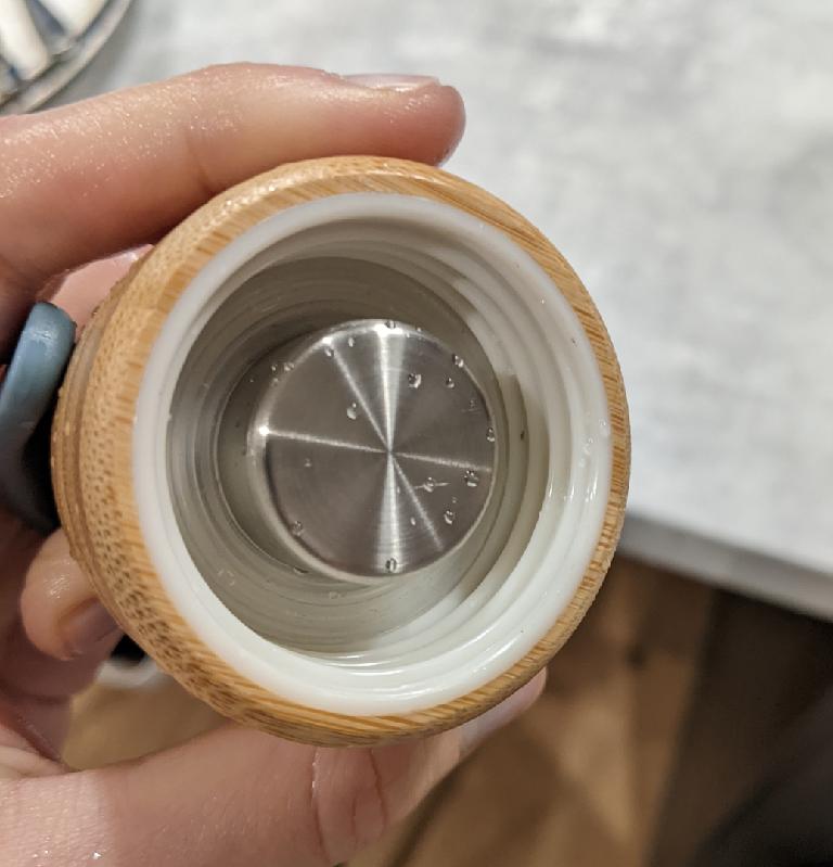 does contain plastic