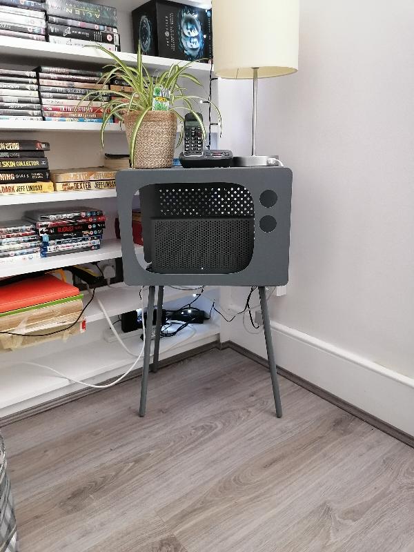 I love my retro TV table!