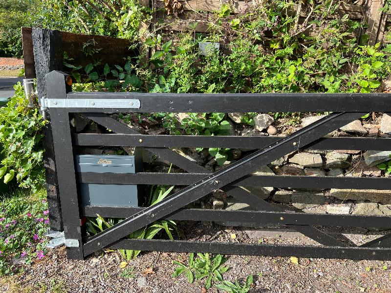 Excellent product, fast delivery and fits our gate perfectly.