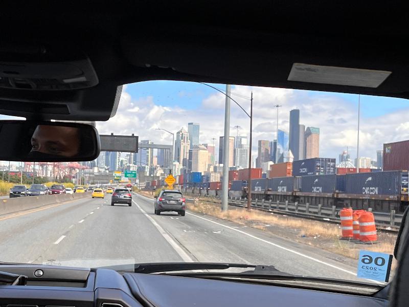 Samuel was a great driver. Very helpful, friendly & very competent.