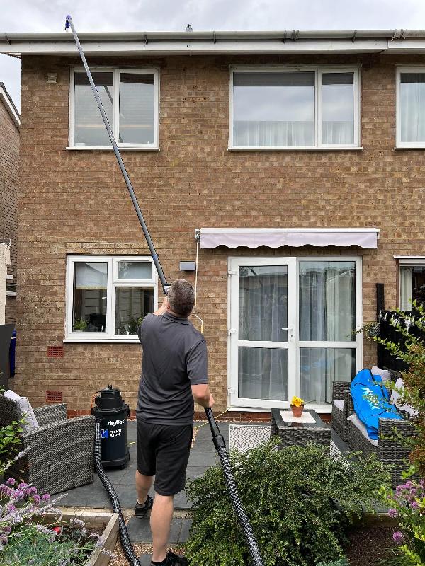 skyVac Atom Gutter Vacuum | Reach up to 3 stories high