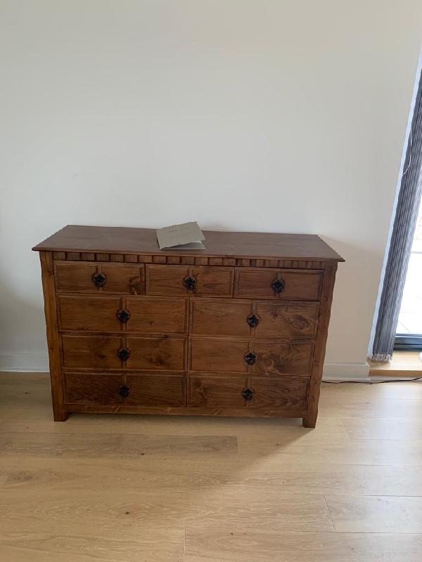 County Kerry bed, cabinet and Chest of drawers